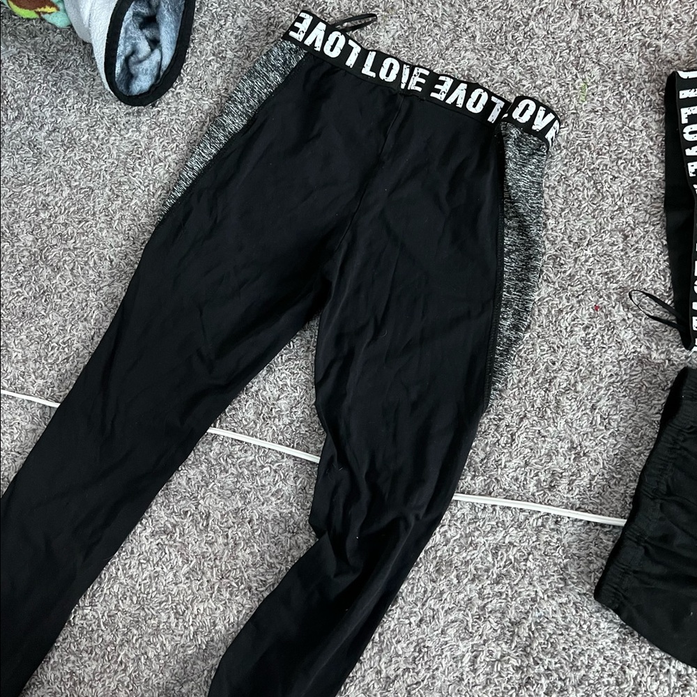 3 pack of leggings!